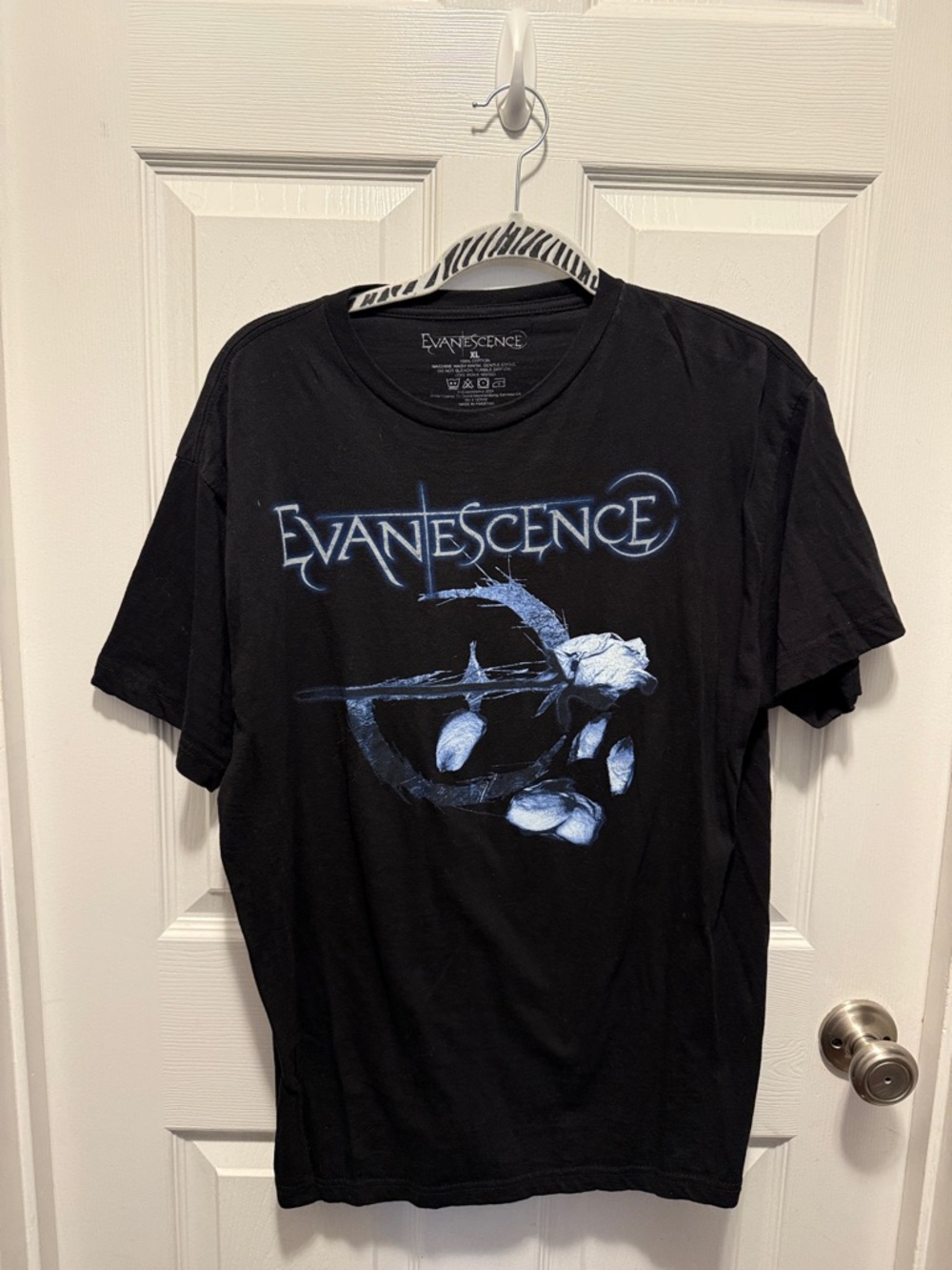 Men's/ Women’s Evanescence Black Short-Sleeve Graphic Tee with Blue Artwork
